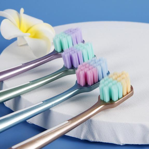 Toothbrush set with tongue scraper (5 pcs.)