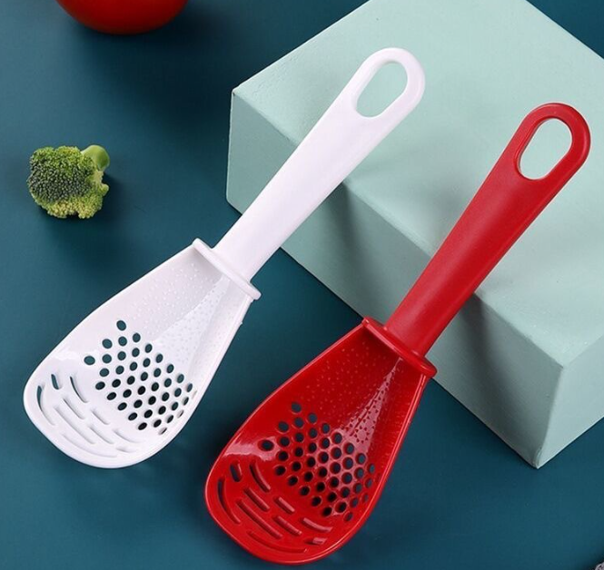 Multifunctional spoon 6 in 1