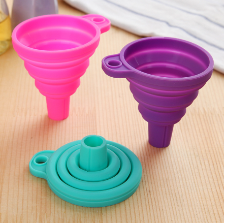 Folding silicone funnel