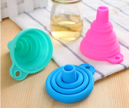 Folding silicone funnel