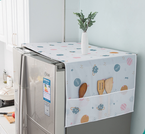 Refrigerator cover with pockets