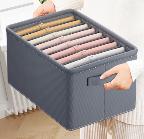 Collapsible linen storage box