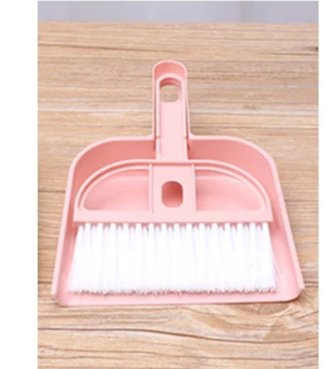 Mini cleaning kit (dustpan + brush)