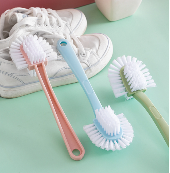 Universal brush for cleaning surfaces