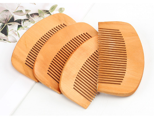 Peach wood massage comb (1 pc.)