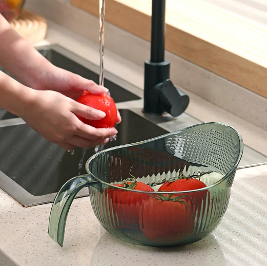 Universal sieve colander with handle