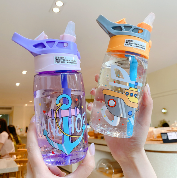 Kids bottle with pattern