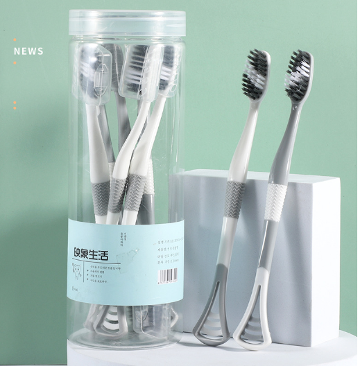 Set of toothbrushes with tongue scraper (8 pcs.) in a tube.