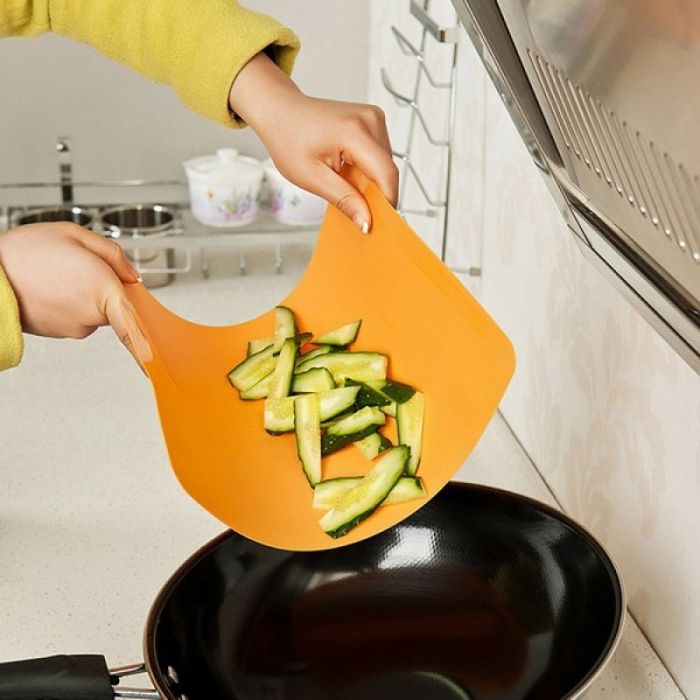 Flexible kitchen cutting board (1 pcs.)