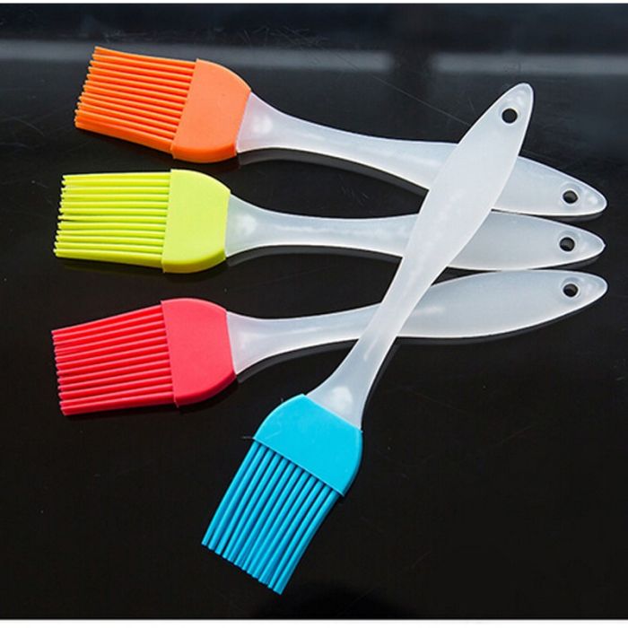 Heat-resistant silicone cooking brush