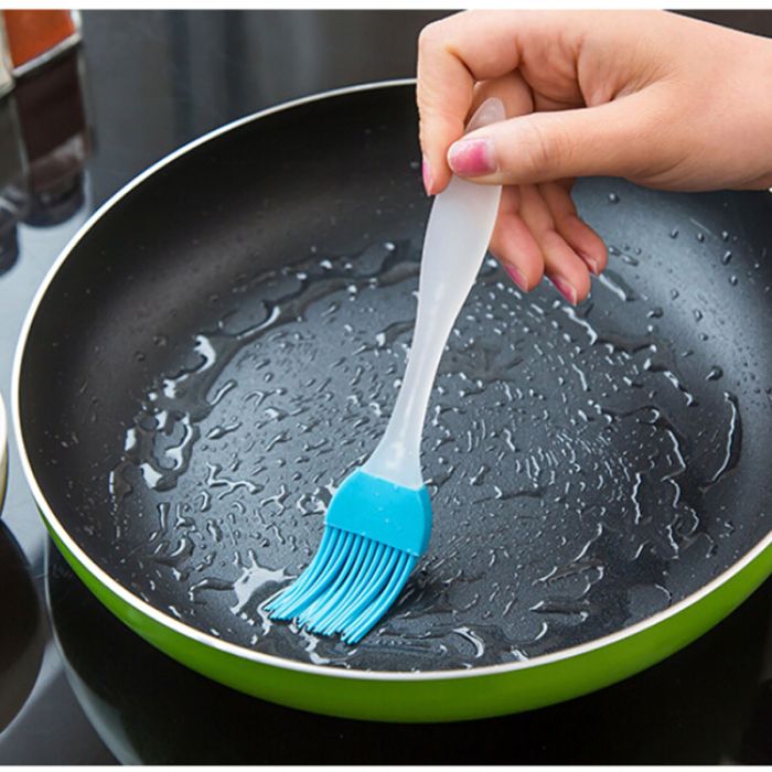 Heat-resistant silicone cooking brush