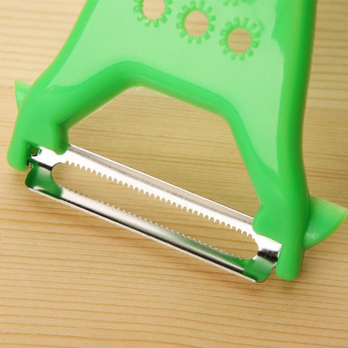 3-in-1 double-sided vegetable peeler with double serrated blades