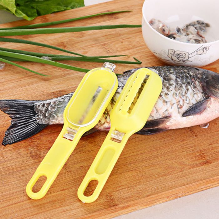 Fish cleaning knife with scale container and plastic scraper