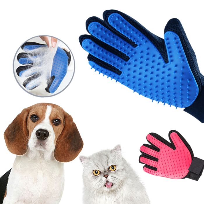 Pet combing glove with special coating