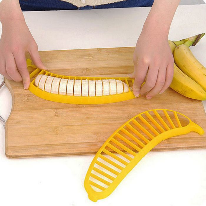 Plastic banana cutter