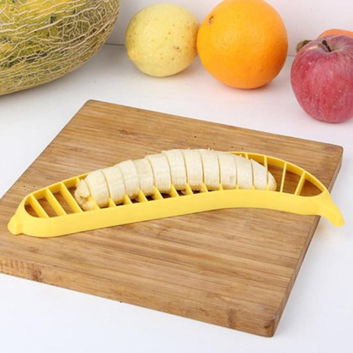 Plastic banana cutter