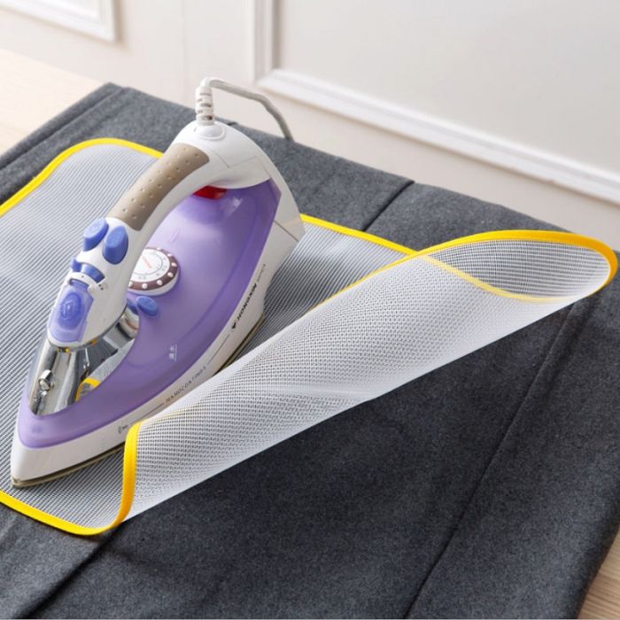 Heat-resistant ironing net (size 35x50 cm)