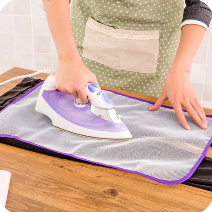 Heat-resistant ironing net (size 35x50 cm)