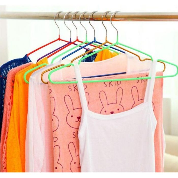 Silicone-coated hangers (1 pc.) with a notch for clothes on the straps