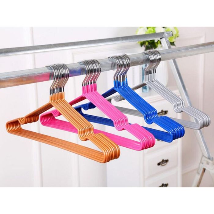 Silicone-coated hangers (1 pc.) with a notch for clothes on the straps