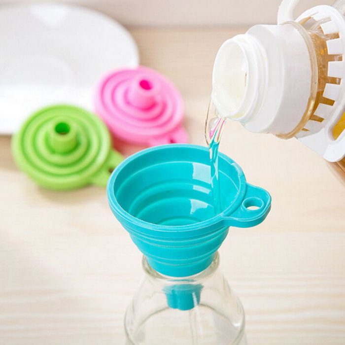 Folding silicone funnel