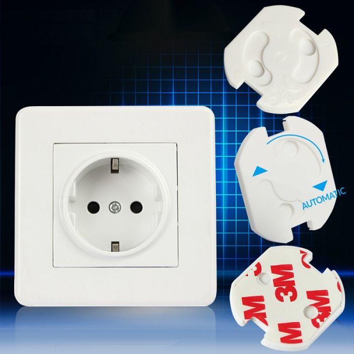 Plastic swivel socket plug for child safety